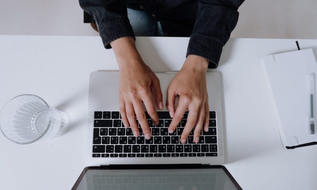 自力で進めるクラウドファンディングの特徴と注意点